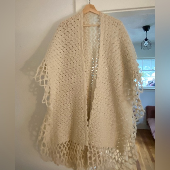 *VINTAGE* beautiful handmade wrap - Picture 2 of 10